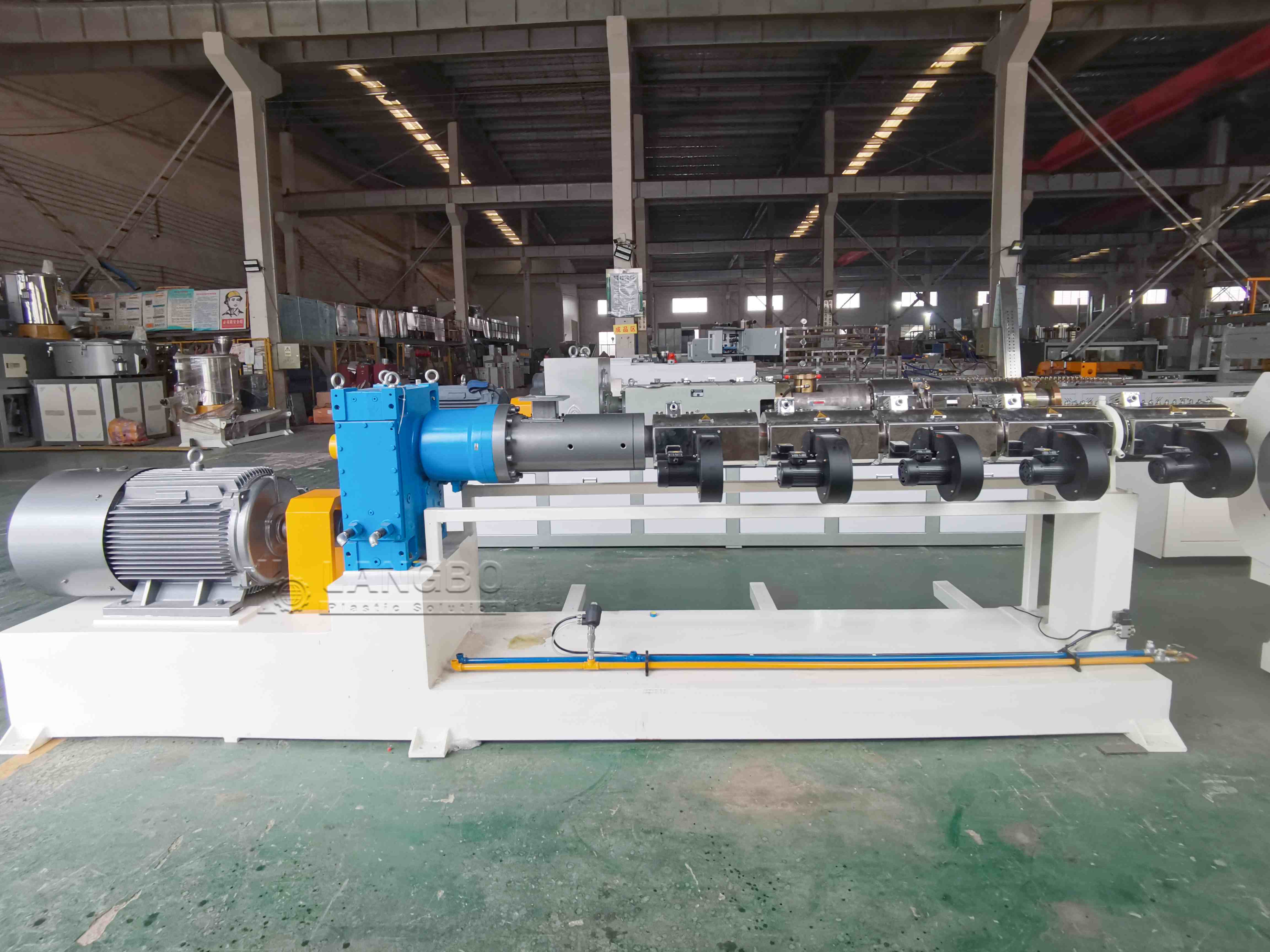 son şirket davası hakkında Yemen'de su tedarik boru üretimi için HDPE boru ekstrüzyon hattı