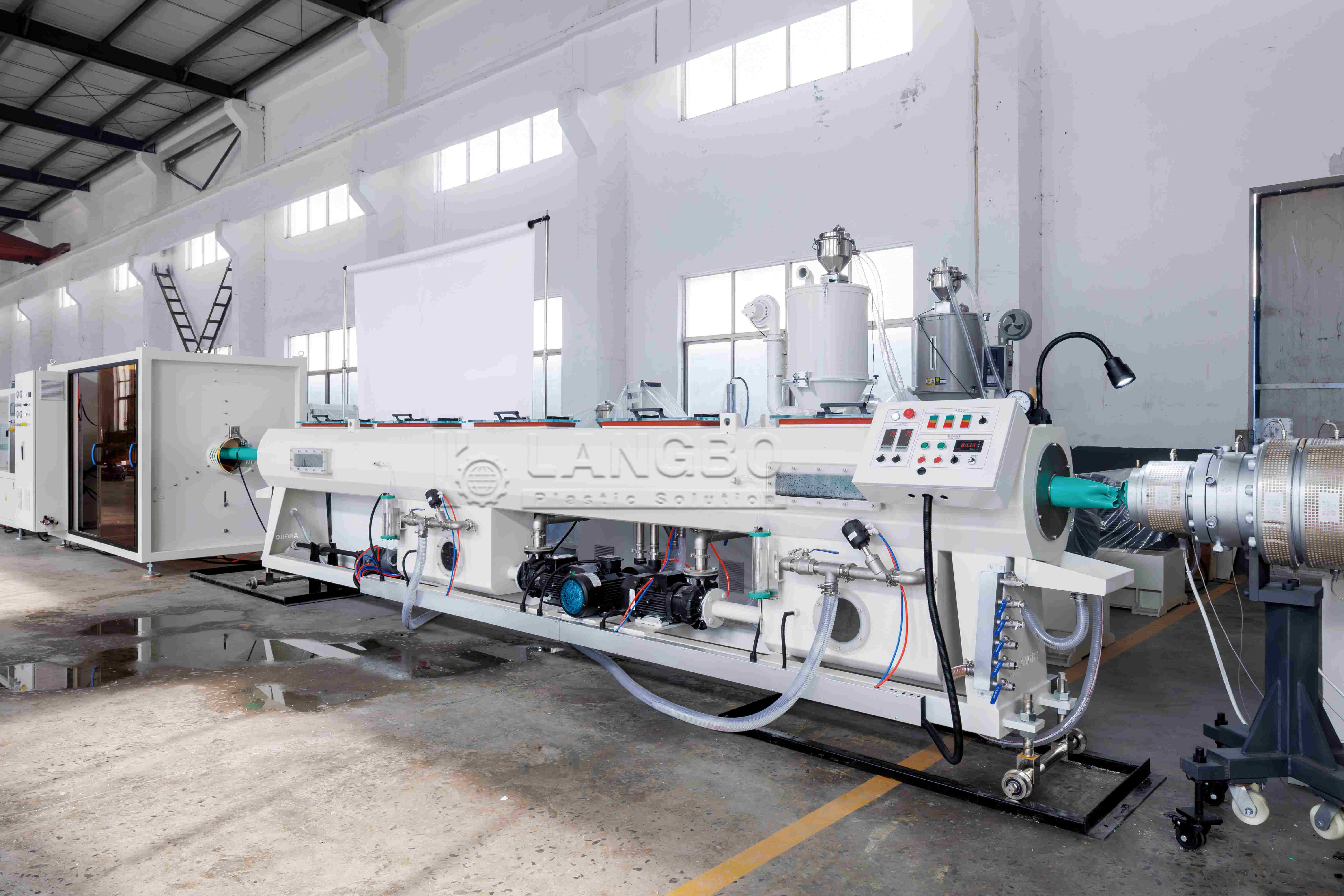 son şirket davası hakkında Birleşik Krallık'ta Altyapı Boru Üretimi için 68 ¢160mm PVC ABA Boru Ekstrüzyon hattı