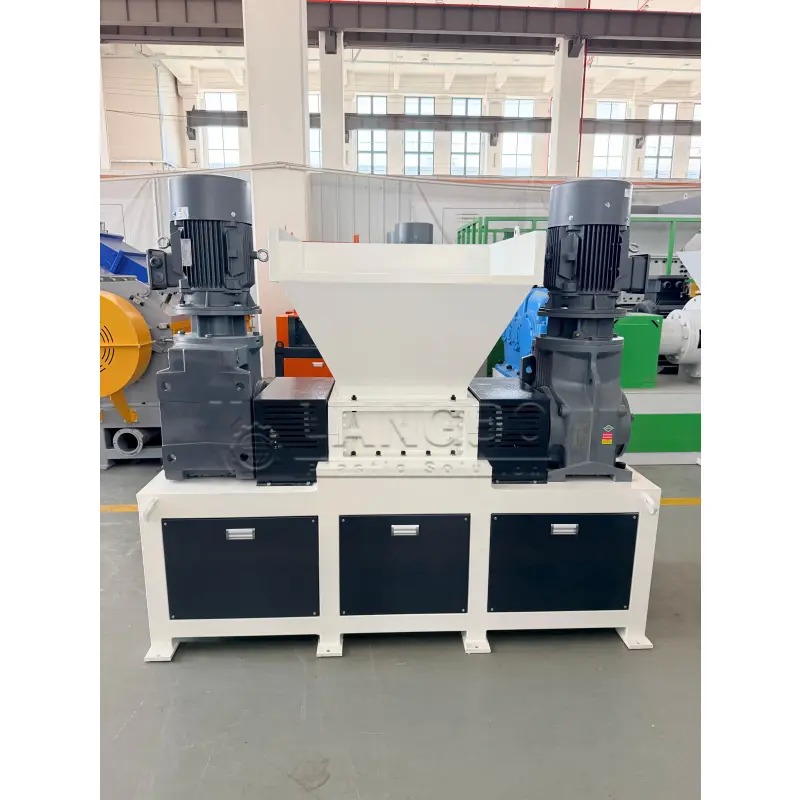 son şirket davası hakkında Double Shaft Shredder Machine for Bulky Plastic Waste Processing in Spain Recycling System