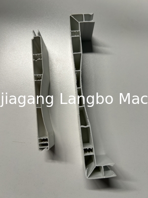 Kalite  51/105 22kw Curtain PVC Profile Extrusion Line Conical Twin Screw fabrika