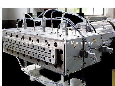 PVC Profile Board Extruder Çit Sileme Şerit PC Çürük Yaprak Ekstrüzyon Yapma Makinesi