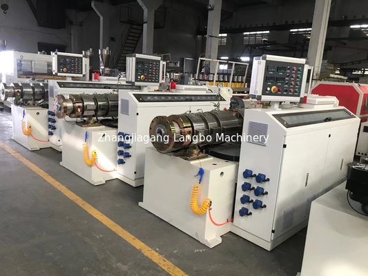 Yüksek Enerjili PVC Boru Üretim Ekstrüzyon Makinesi 150 - 250KG / H