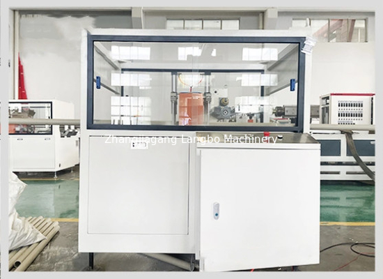 Çıkış 400kg / H ile 55kw Konik Çift Vidalı Boru Ekstrüzyon Hattı