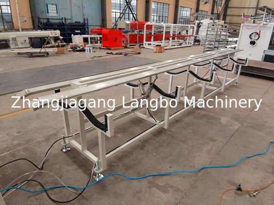 Çıkış 400kg / H ile 55kw Konik Çift Vidalı Boru Ekstrüzyon Hattı