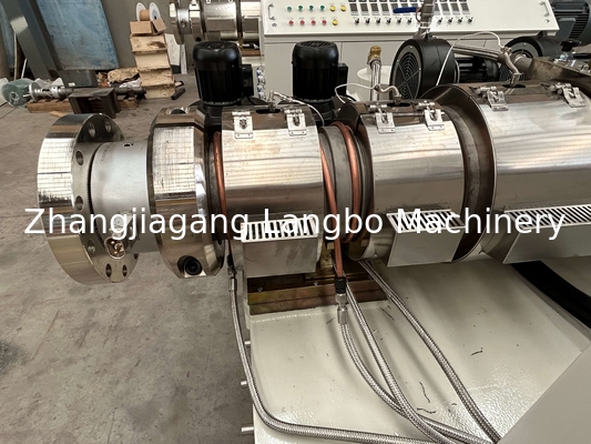 Çıkış 600kg / H ile 80/173 Konik Çift Vidalı PVC Boru Ekstrüzyon Hattı