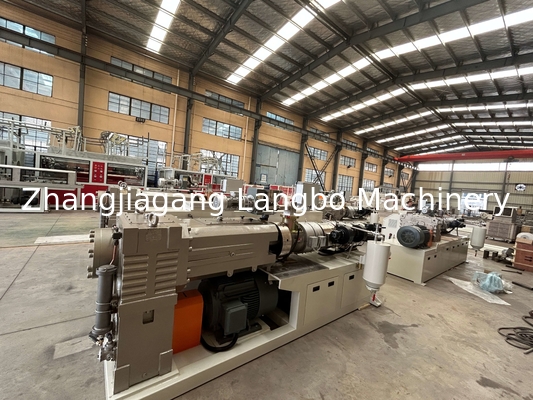 Çıkış 600kg / H ile 80/173 Konik Çift Vidalı PVC Boru Ekstrüzyon Hattı