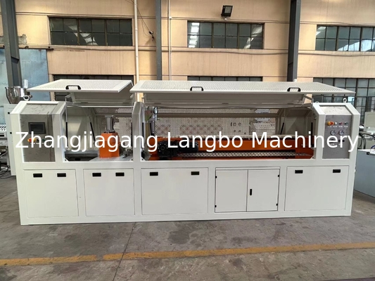 İki bağımsız pist ve 55KW motor gücü olan PVC Köşe Profili Yapma Makinesi