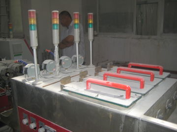Dayanıklı Dört PVC Boru Üretim Makinesi 250KG/H / 350KG/H Kapasiteli Çift Vidalı