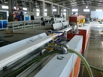 350KG/H Kapasiteli PVC Ekstrüder Makinesi Plastik Profil Üretim Hatı için Çiğ Malzeme PVC Katkı Malzemeleri