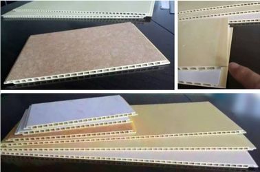 Çok aşamalı soğutma zemini PVC ekstrüzyon makinesi 350KG/saat Kapasite PVC katkı maddeleri