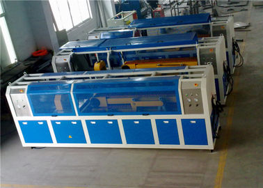 Plastik / WPC Profil Ekstrüzyon Hattı, Düşük Gürültü PVC Kapı Yapma Makinesi
