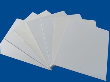 Çift Vidalı PVC Köpük Kurulu Ekstrüzyon Hattı 600kg / H Yüksek Çıkış Kapasitesi