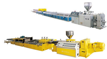 WPC Celuka / PVC Köpük Kurulu Makinası, 400kg / H Çıkış PVC Ekstruder Makinesi