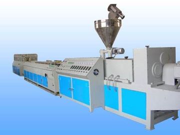 Otomatik WPC Profil Ekstrüzyon Hattı 120 - 150Kg / H Çıkış Kapasitesi