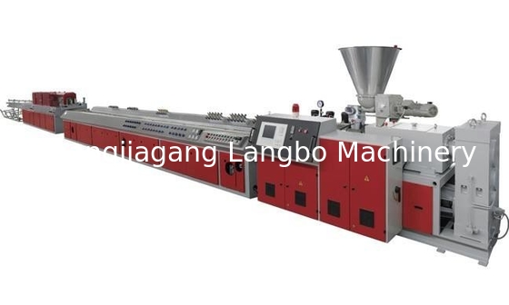 Ahşap Plastik PVC WPC Kapı Çerçevesi Üretim Hatı Çakmak Kesicisi Ve 400kg/saat Çıkış Kapasitesi