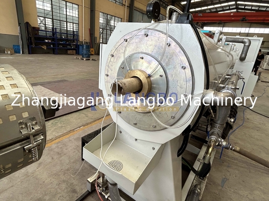 Su Tedarikçiliği PVC boru üretim hattı boru çapı 90-315 için Yüksek Hızlı 90/156 extruder ile