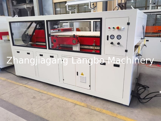 PVC Pencere Profili Ekstrüzyon hattı Yapım Makinesi Ekstrüzyon makinesi 1200mm PVC tavan paneli Üretim hattı Otomatik Elleme Makinesi ile