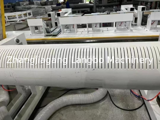 Su ekranı boru yapım makinesi plastik boru yuvalama makinesi PVC boru makinesi PVC PE boru delik makinesi boru üretim makinesi