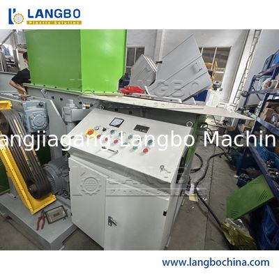Plastik Makinesi Tek Şaftlı Kırıcı, Plastik Atık, Ahşap Palet, HDPE Boru, Kumaş, Tekstil Film, Kırma ve Geri Dönüşüm Makinesi