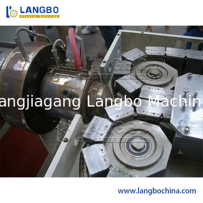 16-63mm HDPE dalgalanmış boru çıkartma makinesi