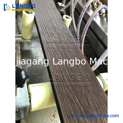 CE WPC Profil Ekstrüzyon Hattı 100 - 150KG / H Yüksek Üretim Kapasitesi