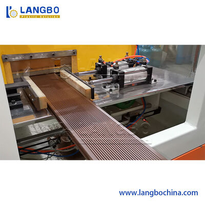 Popüler Kolay Kumandalı WPC Profil Ekstrüzyon Hattı Düşük Enerji Tüketimi