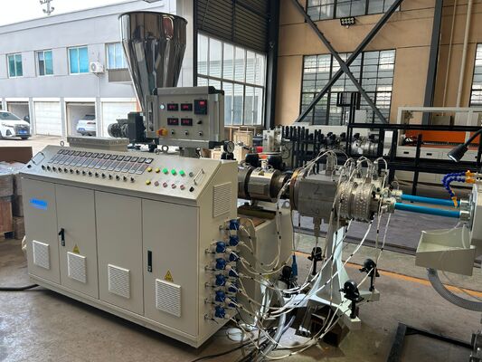 Plastik Ekstrüzyon Makinesi Plastik Ekipman PVC PP PE Boru Ekstrüder PVC boru yapım makinesi