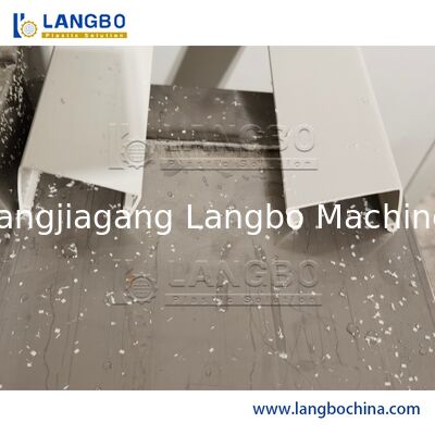 1180mm Profil Boyutu PVC Kablo Kanalı Üretim Makinesi, 8m Kalibrasyon Tablası ve 55/110 Konik Çift Vidalı Ekstrüder ile