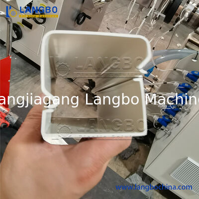 PVC Trunk Ekstrüzyon hattı Kablo Tel Koruma Trunking Profil Yapma Makinesini Punching Cihazı ile