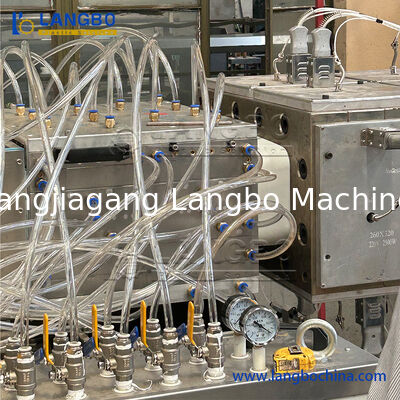 PVC PP PE ABS L Şekilli Plastik Profil Yapma Ekstrüzyon Makinesi Farklı Şekilli Kalıplarla Üretim hattı