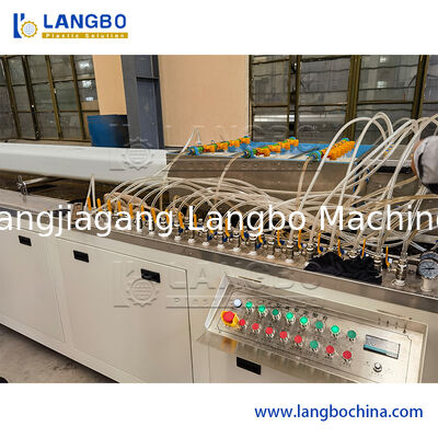 PVC PE PP WPC Kapı Zemini Dekoratif Profil Panel Panel Ekstrüzyon Üretim hattı