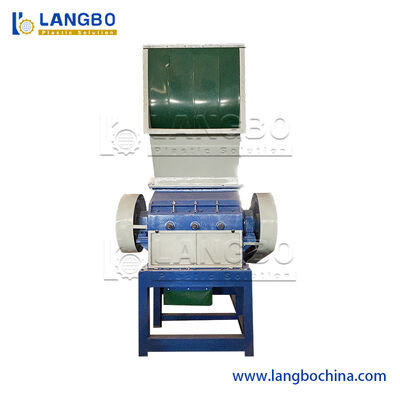 Plastik Crusher Çöpeleme Makinesi Küçük Evcil hayvan şişe Crusher Plastik ip kesme makinesi