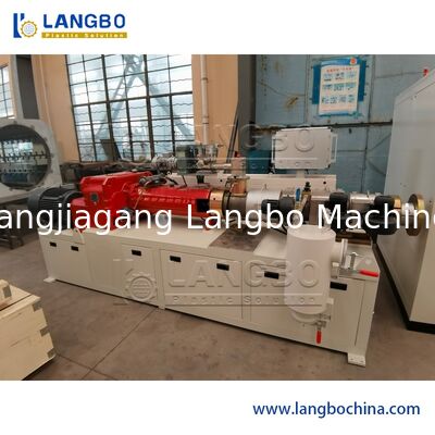 WPC Konik Çift Vidalı Ekstruder AC Motorlar İsteğe Bağlı Dokunmatik Ekran Kontrol Paneli