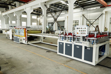 Plastik PVC Profil Köpüklü Ekstrüzer WPC Dullar Kapı Çerçeve Zeminler PP PE PC Çürük Tahta Sızıntı ABS PMMA Profil Ekstrüzyon hattı