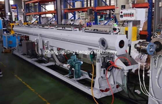 Tek vidalı ekstrüder boru makineleri PE HDPE boru ekstrüzyon üretim hattı