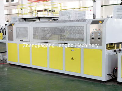 Dahili Dış Dekorasyon WPC Fluted Panel Yapma Makinesi WPC Duvar Paneli Ekstrüzyon Hat Yapma Makinesi