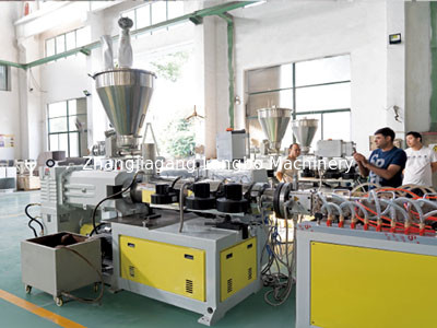 Endüstriyel PVC Profil Yapma Makinesi Özel Profil Boyutları İçin