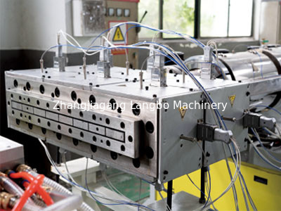 Otomatik Konik Çift Makara Ekstrüzer Plastik WPC PVC Tavan Paneli Plywood Board/Window Profile/Door Frame Making Extrusion Machine/Production Line