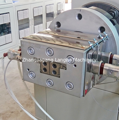 Enerji verimli Ekstrüzyon Makinesi PVC Pencere Çerçeveleri İçin Ahşap Üretim Sistemi